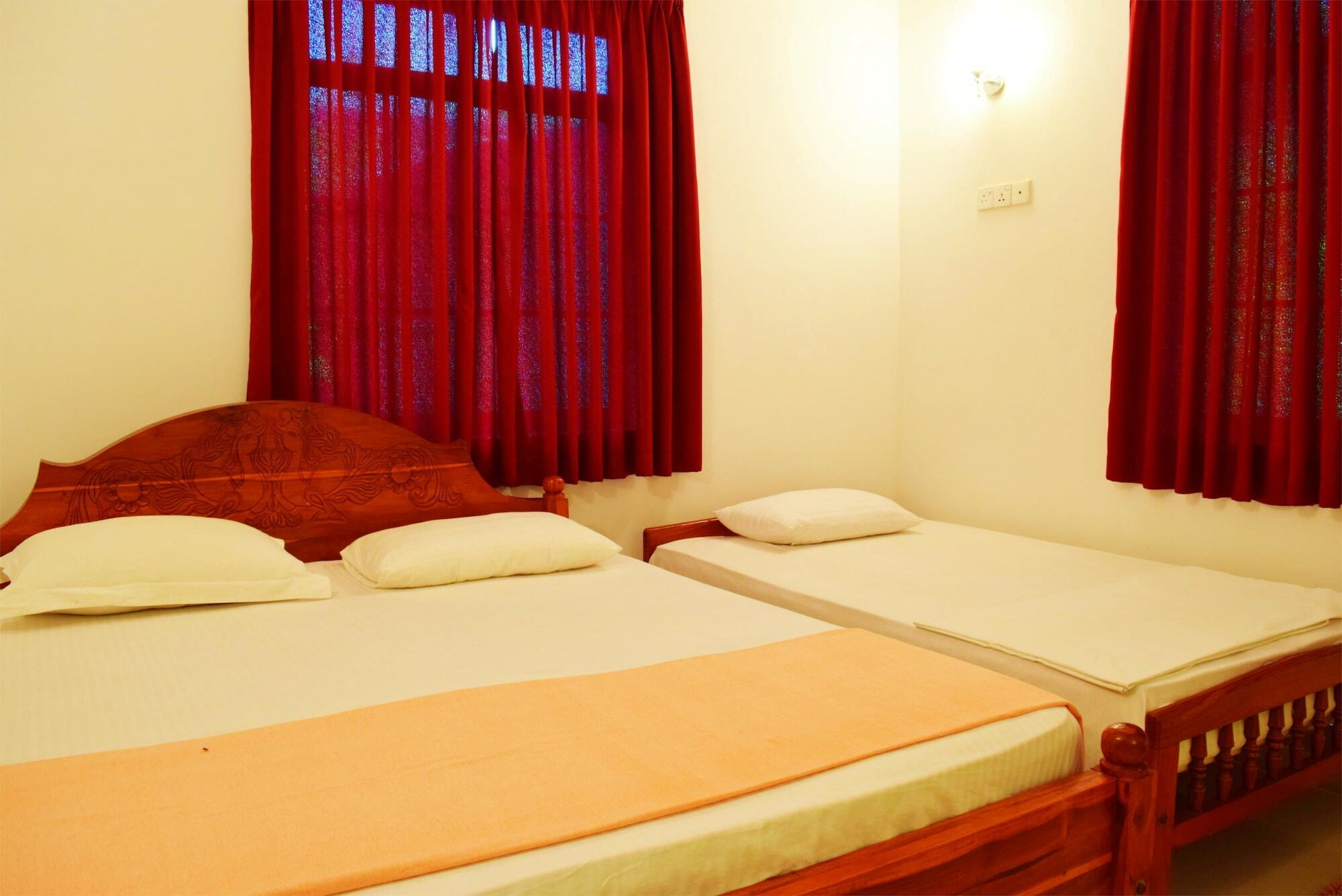 Saffron Guest Inn 波隆纳鲁沃 外观 照片